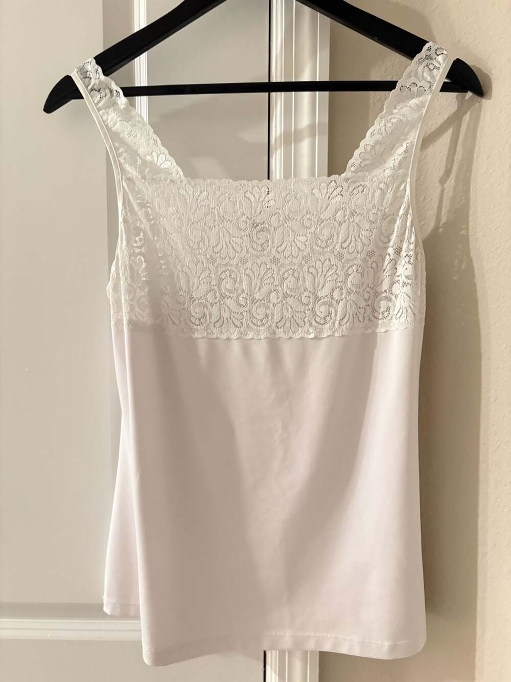 Cabernet White Lace Trim Camisole Tank Top Size L